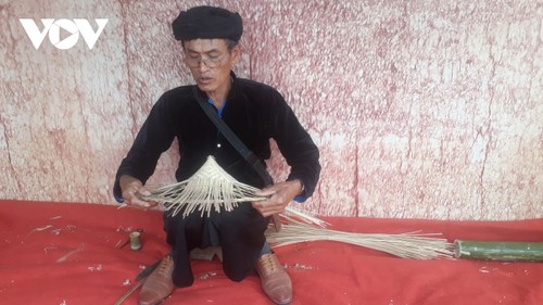 Sombreros tejidos tradicionales del pueblo Ha Nhi en Dien Bien - ảnh 2