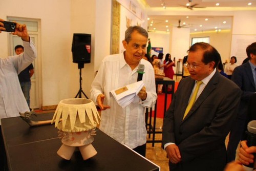 Inauguran en Hanói la exposición de arte “Recorrido por el México Antiguo”  - ảnh 2