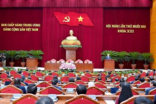 Clausura del XII Pleno del Comité Central del Partido Comunista de Vietnam - ảnh 1
