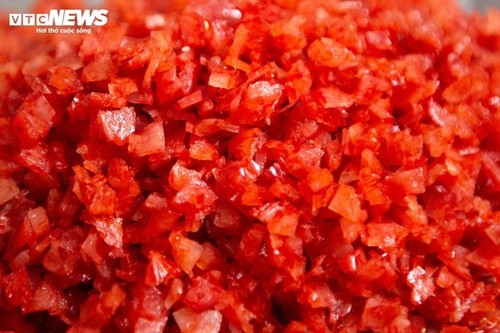 Un famoso taller conserva el aroma atemporal de los pasteles de luna tradicionales - ảnh 4