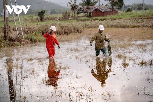 Carrera contrarreloj en Vietnam para asegurar hogares antes del Tet - ảnh 12
