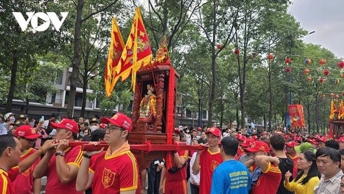 Un viaje de primavera por los sitios culturales sagrados de Vietnam - ảnh 17