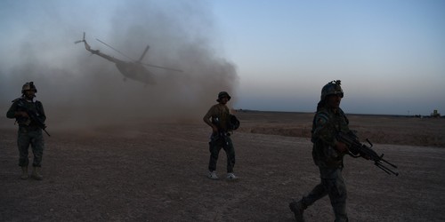 Dix membres des forces de sécurité tués dans un raid aérien afghan - ảnh 1