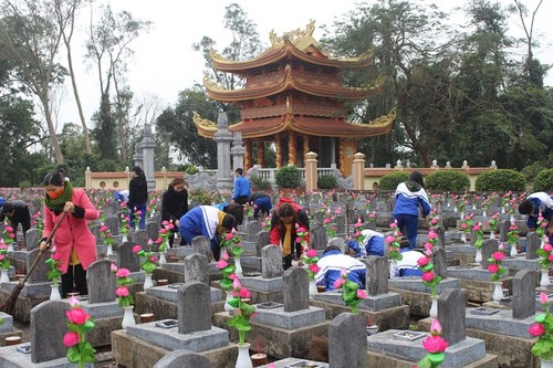 Hommage aux héros morts pour la patrie - ảnh 1