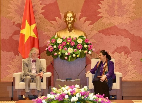 L’ancien secrétaire général de l’UIP reçu par Tong Thi Phong  - ảnh 1