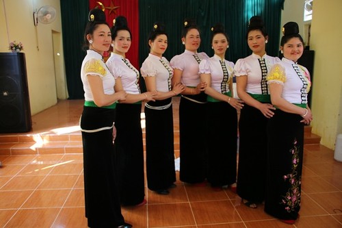 Tang câu, le chignon des femmes mariées Thai noir - ảnh 3