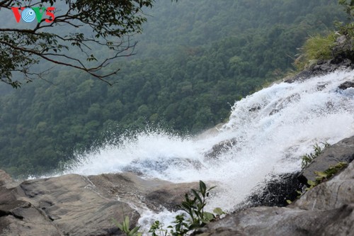 La cascade de Dô Quyên - ảnh 1