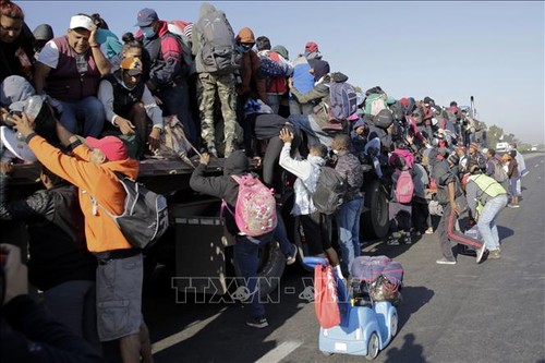 L'expression de la solidarité avec les migrants n'a jamais été aussi urgente, selon le chef de l'ONU - ảnh 1