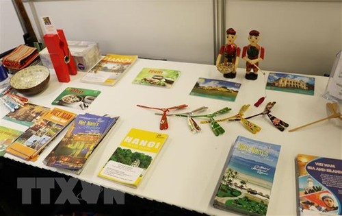 Le Vietnam au salon international du tourisme au Canada  - ảnh 1