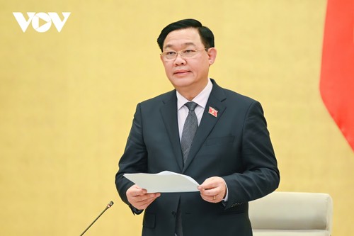 Vuong Dinh Huê travaille avec le comité du Parti de Hô Chi Minh-Ville - ảnh 1