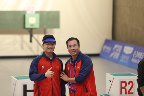 ASIAD-19: le tireur Pham Quang Huy offre sa première médaille d’or au Vietnam - ảnh 1