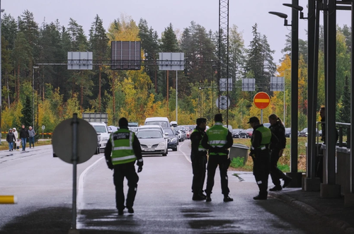 Prolongation de l’interdiction d’entrée des camions en Russie  - ảnh 1