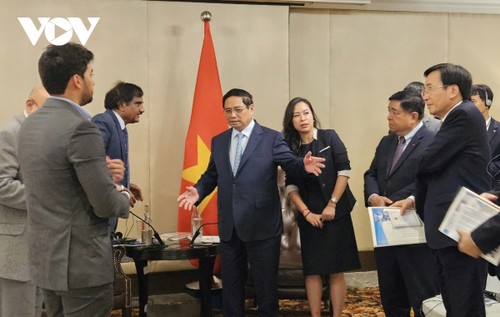 Pham Minh Chinh rencontre les responsables de grands groupes indiens - ảnh 2