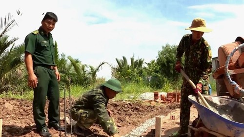 Les gardes-frontières de Long Hoa, garants fiables des habitants locaux - ảnh 1