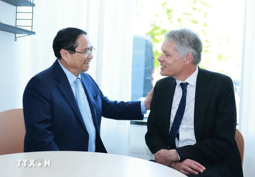 Pham Minh Chinh en visite à l’Université d’Uppsala: cap sur les ambitions Nobel - ảnh 1