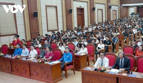 Près de 2.000 jeunes et adolescents formés aux compétences numériques grâce au programme “Skill Our Future” 2025 - ảnh 1