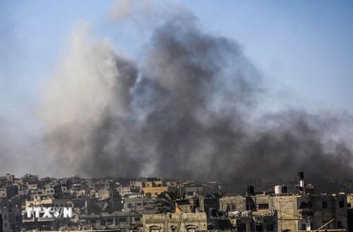 Israël étend ses frappes au Liban et en Syrie - ảnh 1