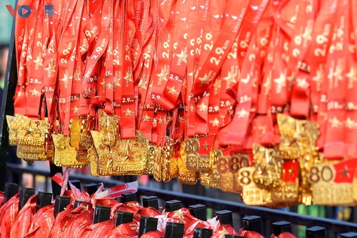 Hơn 2 vạn người mặc áo cờ đỏ sao vàng tại giải chạy “Việt Nam tôi đó“ - ảnh 16