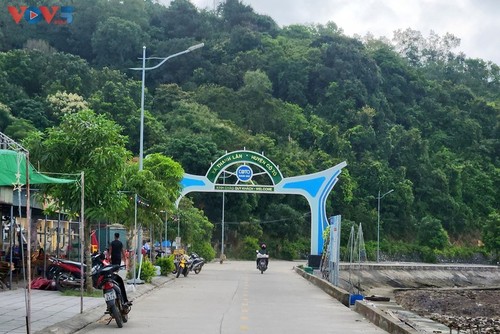 L'île de Thanh Lân - un joyau caché au milieu de l'océan - ảnh 1