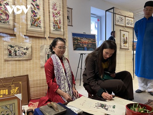 Soirée culturelle de Bac Ninh - Kinh Bac en France - ảnh 2