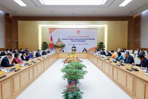 Pham Minh Chinh rencontre les ambassadeurs avant leur prise de poste - ảnh 1