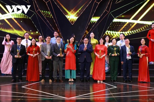 Clôture du 42e Festival national de la télévision: Pham Minh Chinh salue l'innovation du secteur - ảnh 1