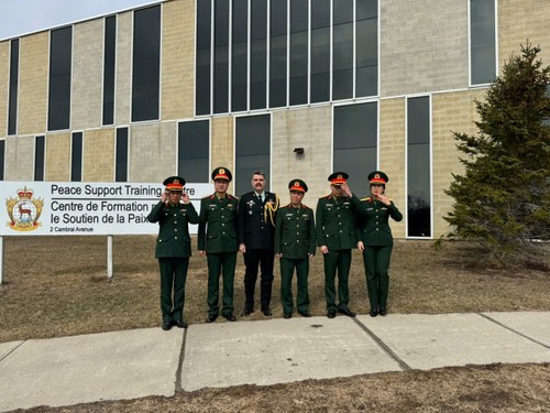 Maintien de la paix de l’ONU: Le Vietnam et le Canada renforcent leur coopération - ảnh 3