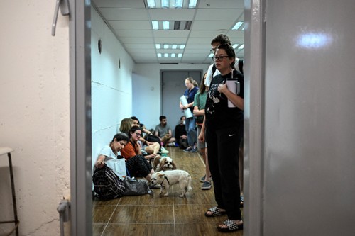 Crise Israël-Iran: plusieurs pays émettent des alertes de sécurité et des conseils de voyage - ảnh 1