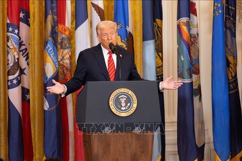 Trump says he expects to sign Ukraine minerals deal soon - ảnh 1