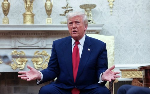 Trump says US holding direct talks with Iran about a nuclear deal  - ảnh 1