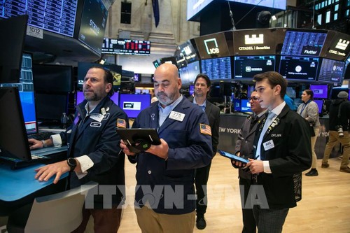 Trade tensions could lead to stock market crashes, IMF says - ảnh 1