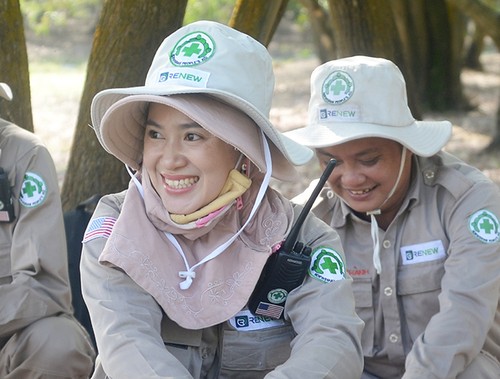No room for error: Inside the dangerous mission of a female bomb and mine disposal team - ảnh 1