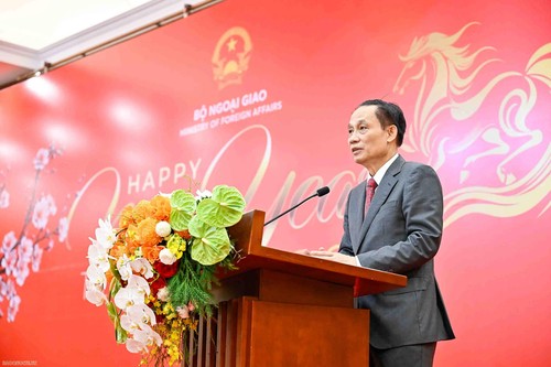 Foreign Minister hosts year-end get-together with press agencies  - ảnh 1