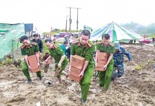 Quang Trung campaign: From flood-ravaged ruins, people's houses are rebuilt   - ảnh 6