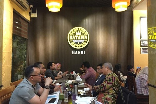 Mengiktisarkan Surat Pendengar dan Memperkenalkan Restoran Halal di Vietnam - ảnh 2