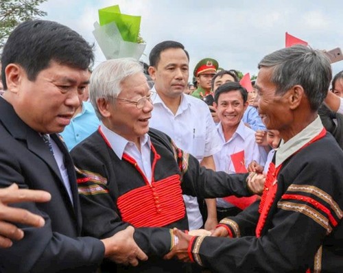 Orang yang Memperoleh Kepercayaan Rakyat dan Hidup di Hati Rakyat - ảnh 2