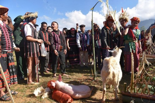  Ritual Pemujaan Dewa Air Masyarakat Etnis Pa Co - ảnh 1