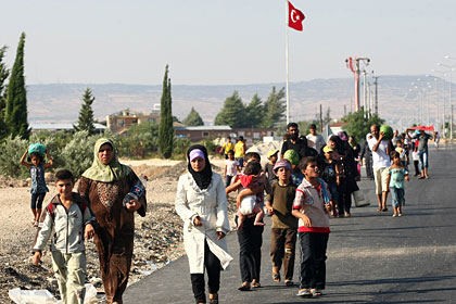 UN-Flüchtlingshilfswerk: Weitere Zivilsten fliehen aus syrischem Aleppo - ảnh 1