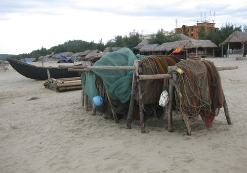 Das Alltagsleben der Fischer am Strand von Hai Hoa in der Provinz Thanh Hoa - ảnh 11