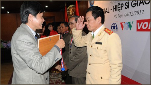 “Der Verkehrsritter” Le Duc Doan - ảnh 1