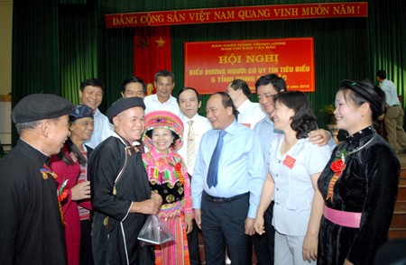 Ehrung der vorbildlichen Menschen der Minderheitsvölker - ảnh 1