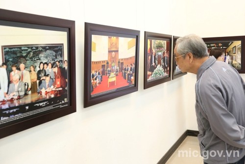 Fotoausstellung zwischen Vietnam und Großbritannien: von der Vergangenheit bis Zukunft - ảnh 1