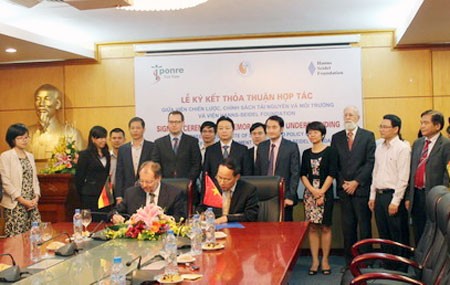 Kooperation für grünes Wachstum und nachhaltige Nutzung der Naturressourcen unterzeichnet - ảnh 1