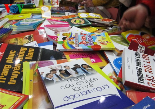 Buch-Fest 2014 in Hanoi eröffnet - ảnh 1