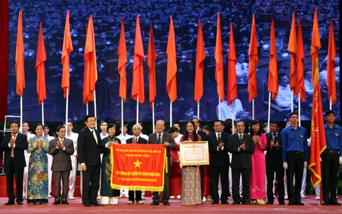 Der Staatspräsident beteiligt sich an der Feier zum 50. Jahrestag der Bewegung “Bereitschaft" - ảnh 1