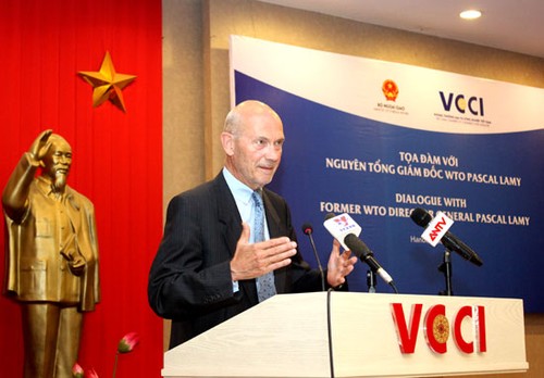 Ex-WTO-Generaldirektor Pascal Lamy: Verbraucher sollen bei Handelsverhandlungen geschützt werden - ảnh 1