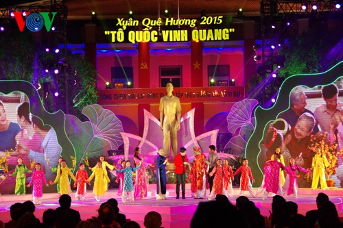 Staatspräsident fordert politische Stabilisierung und wirtschaftliche Entwicklung - ảnh 1