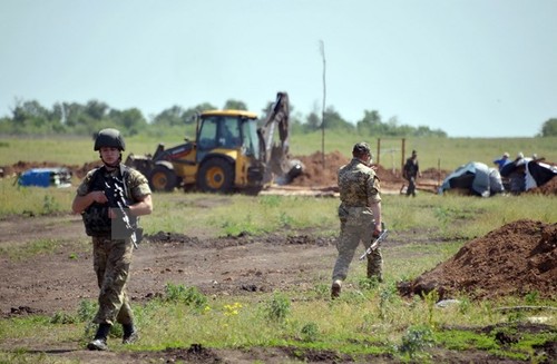 Die Ukraine steckt immer noch in der Krise  - ảnh 1