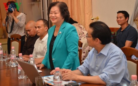 Die Vietnamesen in Deutschland spenden für Bewohner in Bergregionen und auf Inseln - ảnh 1