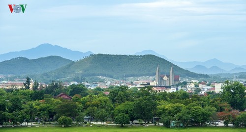 Die Schönheit der Kaiserstadt Hue von oben  - ảnh 1